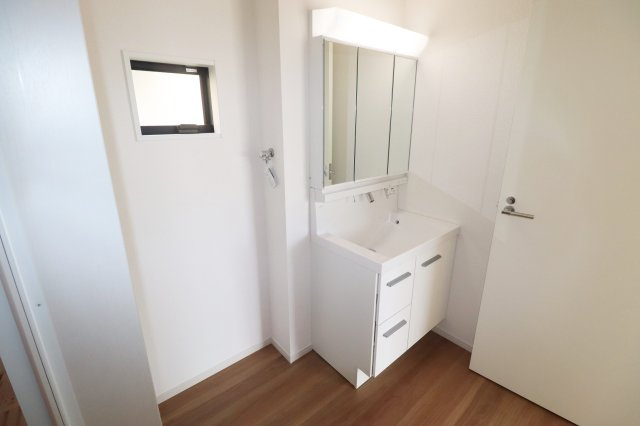 郡山市富久山町八山田字一本橋　　　  １号棟　　　明健小学校、明健中学区　の玄関|※同社施工例