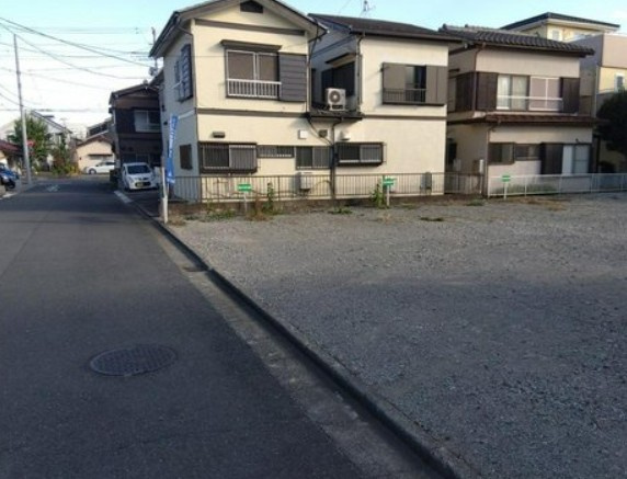 【土地】鶴ヶ島市脚折町建築条件無し売地 全２区画の前面道路含む現地写真