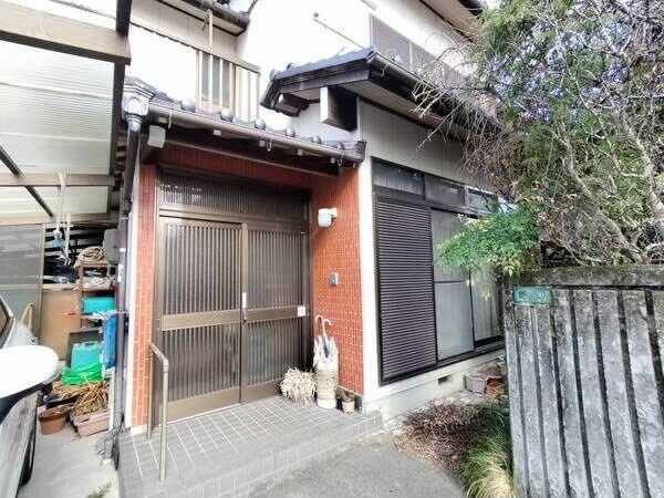 一宮市東五城のお家のエントランス