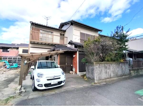 一宮市東五城のお家の駐車場