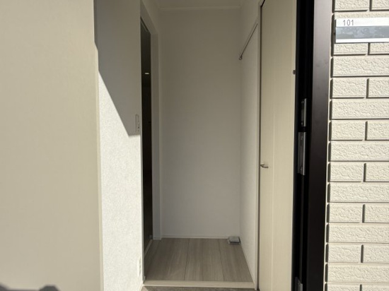 CLAIR HEIM の玄関