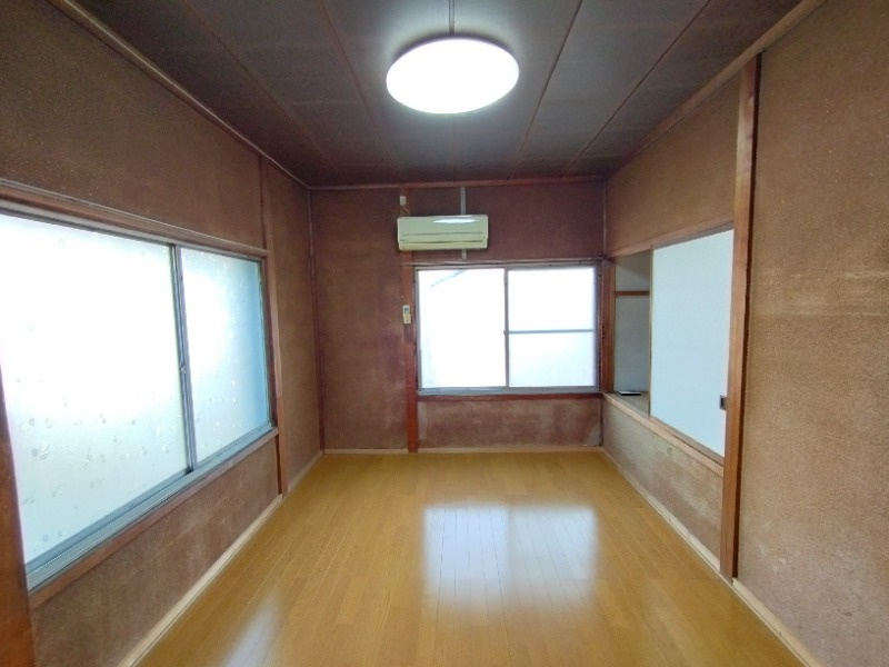 元欠町メゾネットの洋室