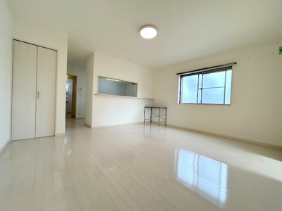 【居間・リビング】 | 寝屋川市楠根南町戸建