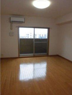 CITY SPIRE難波WESTの居間・リビング|CITY SPIRE難波WEST 洋室