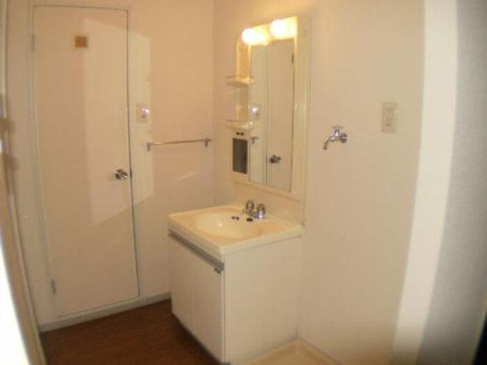 ロイヤルハイム高砂の独立洗面台|洗面室