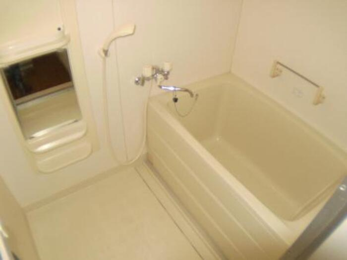 ロイヤルハイム高砂の浴室|UB