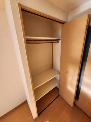 グランドパレス西院西館の収納|クローゼット