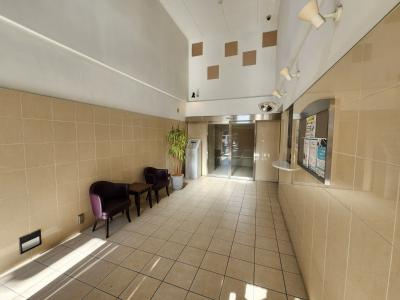 グランドパレス西院西館のロビー