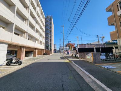 グランドパレス西院西館の周辺|前面道路