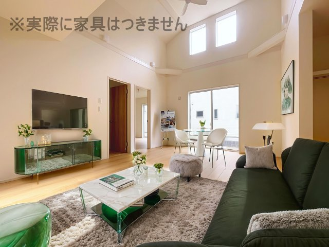 新築戸建・新築建売　郡山市芳賀三丁目　芳賀小・第四中の居間・リビング|画像はバーチャルホームステージングの加工による演出で、実際の家具は付きません。