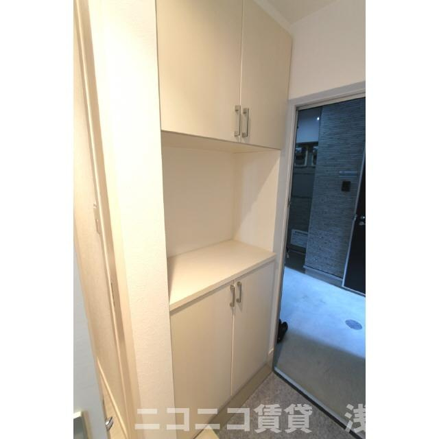 alcasa竹ノ塚の玄関