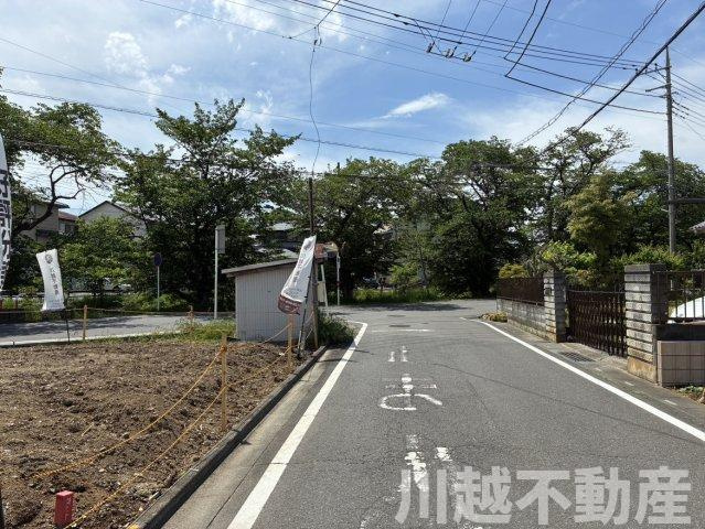 春先には桜が満開の絶景スポットの前面道路含む現地写真|不動産売却相談賜ります