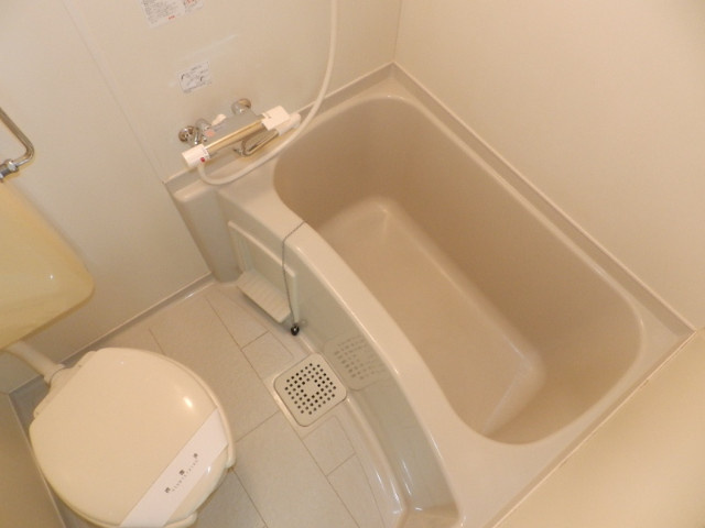 ハイツラポートＤの浴室