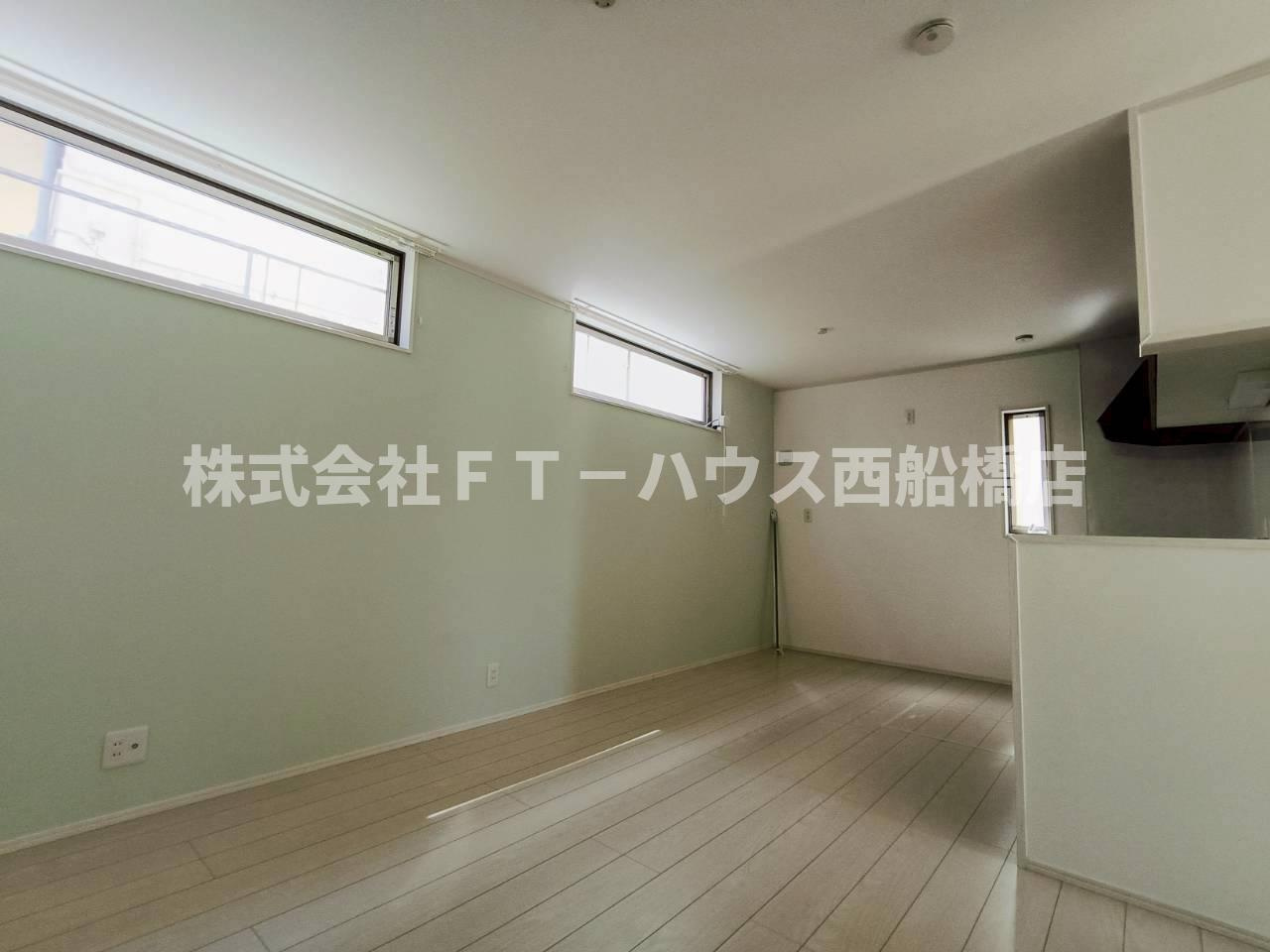 船橋市芝山7丁目戸建ての居間・リビング