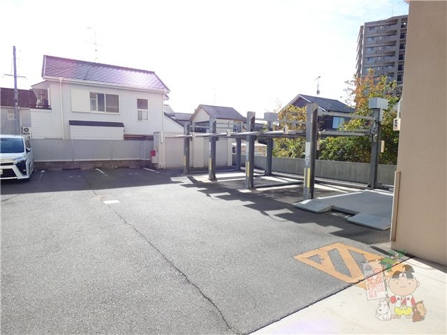 アウルスタイル森下町の駐車場