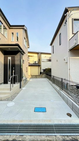 生瀬町1丁目の駐車場