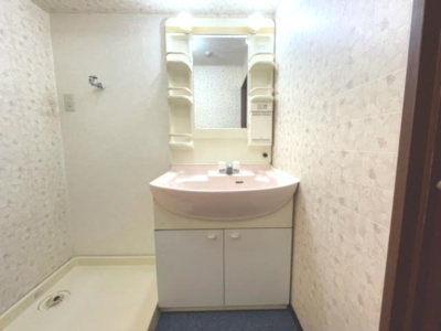 【洗面所】 | 王子サウスウイング | 明るい洗面所です