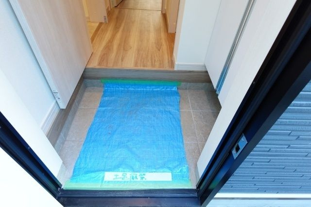 T‘ｓテラス市川の玄関