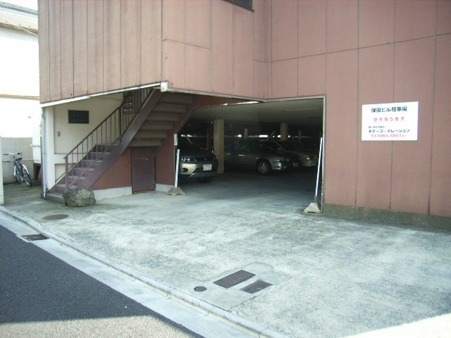 保田ビルのエントランス