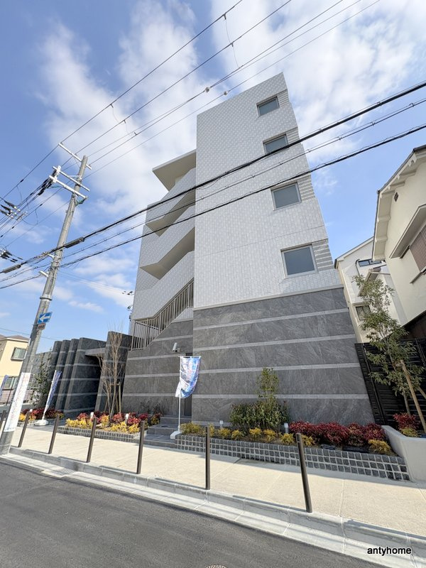 ファーストフィオーレ江坂ラディール　仲介手数料無料の外観