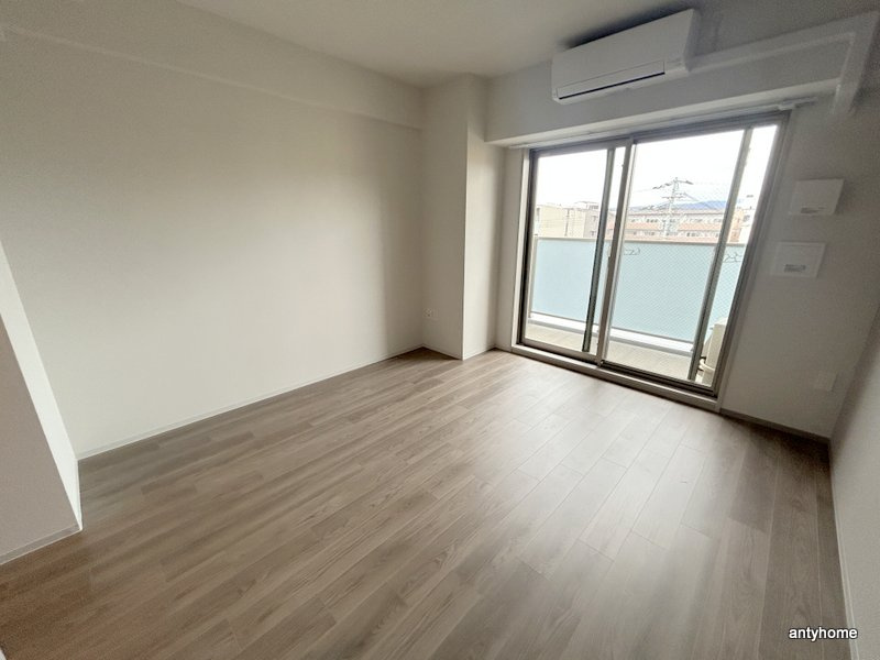 ファーストフィオーレ江坂ラディール　仲介手数料無料の寝室