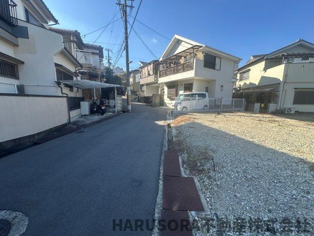 寝屋川市太秦中町　売土地の前面道路含む現地写真