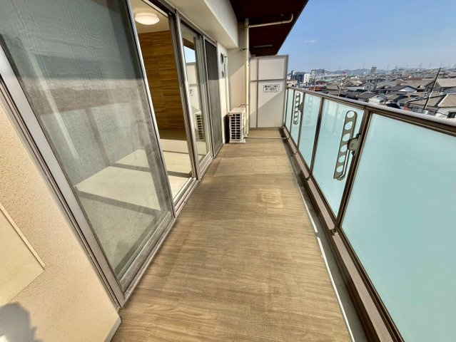 フランディル・ルミエ思案橋のバルコニー