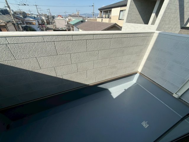 HealingGrace高槻高西町A棟のバルコニー