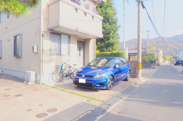 シャーメゾン響の駐車場