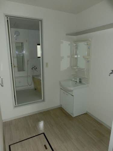 シャーメゾン響の独立洗面台