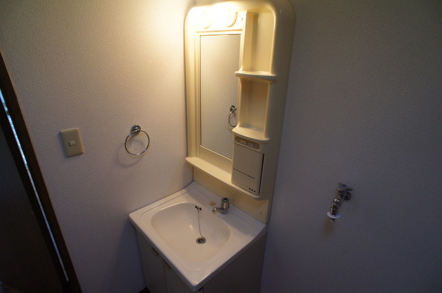 未貴ハイムＢ棟の洗面所|独立洗面化粧台