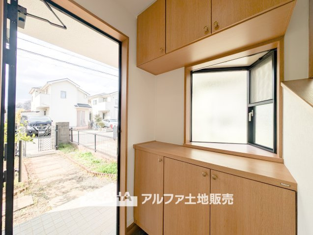 立川市砂川町６丁目の玄関|【initial impression】◆玄関◆住まいの第一印象となる玄関は、すっきりとした印象。帰宅時も来客時も、落ち着いた雰囲気で迎えてくれます。