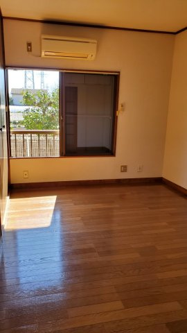 小金井市東町３丁目のアパートの居間・リビング