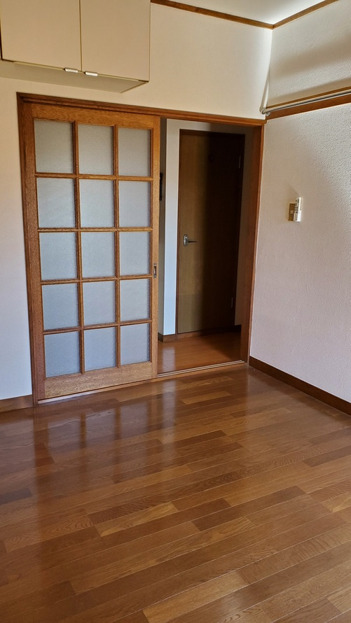 小金井市東町３丁目のアパートの洋室