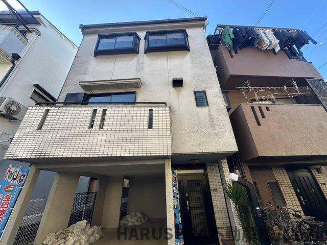 寝屋川市出雲町　3階建て
