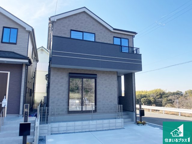 神戸市垂水区桃山台　新築一戸建ての外観|お客様に長く安心して住んでいだだける事にこだわった家づくり！住んでからのアフターサービスにもしっかりと取り組んでいます！