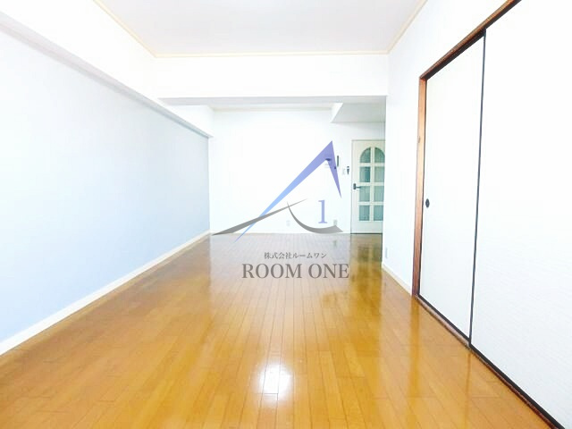 綾瀬プルミエの居間・リビング|洋室のお部屋です。