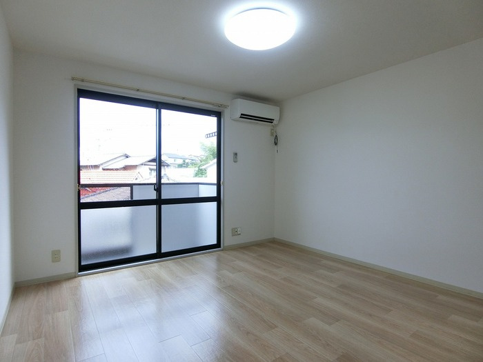 アヴニールBの居間・リビング