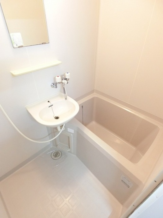 アヴニールBの浴室