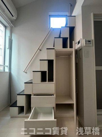 メゾン・プーラ菊川の収納