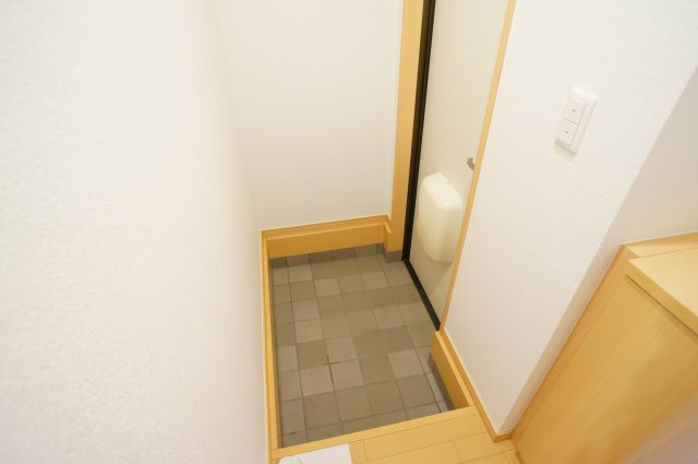 レスポワール法蓮の玄関