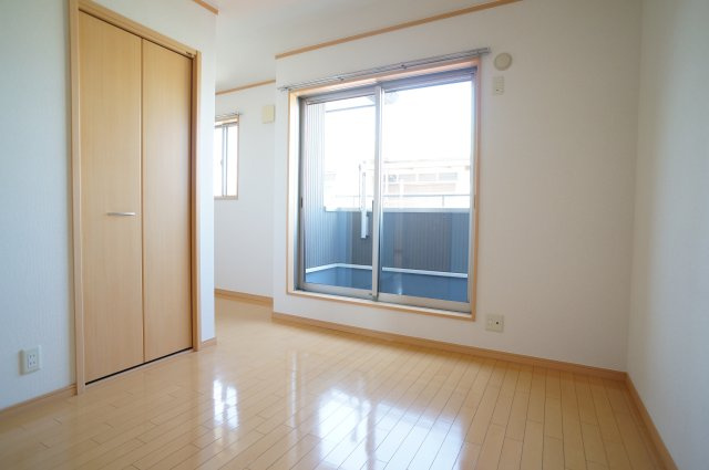 レスポワール法蓮の洋室