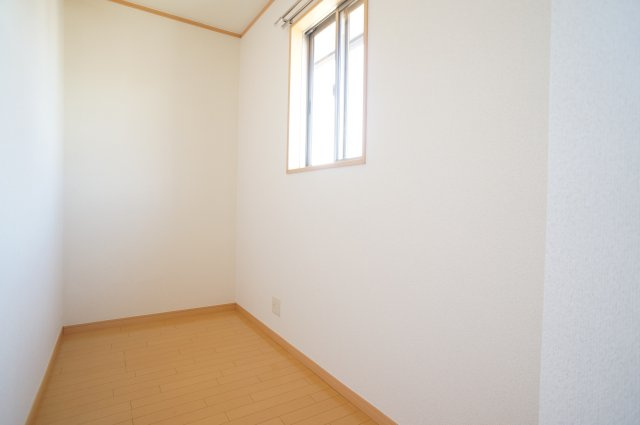 レスポワール法蓮の洋室