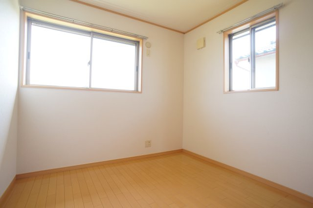 レスポワール法蓮の洋室