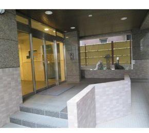 【エントランス】 | ル・パラディ | 落ち着いたエントランスです