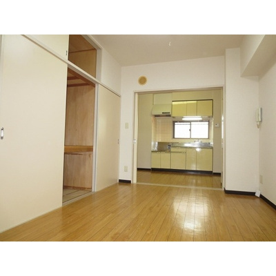 【居間・リビング】 | ル・パラディ | おしゃれな居間です