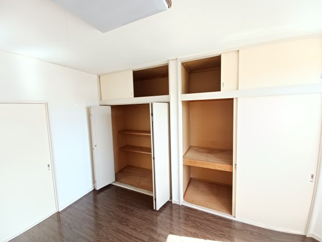 セゾン松原A棟の収納|洋室収納です　