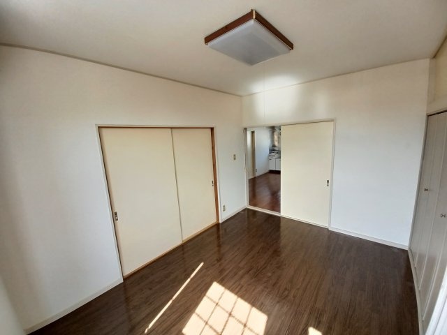 セゾン松原A棟の洋室|個人の部屋や寝室として使える洋室です