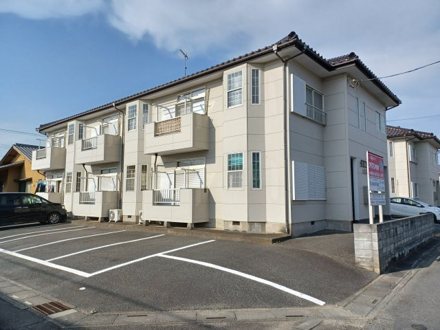 セゾン松原A棟の駐車場