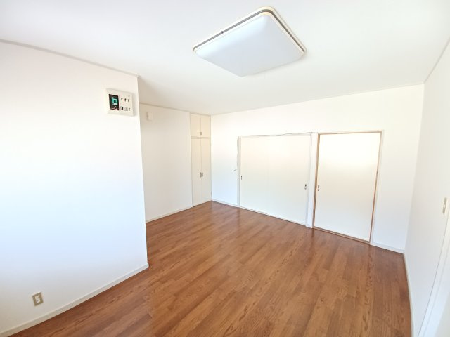 セゾン松原A棟の居間・リビング|居間です